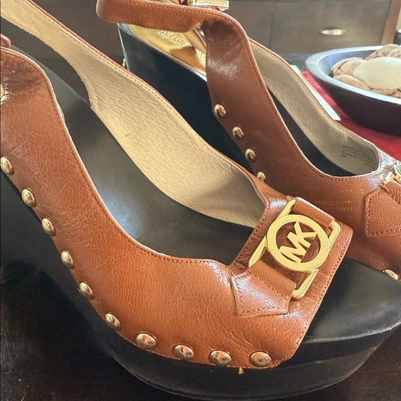 Michael Kors Tan Leather Slingback Sandals Heels Gold Designer sz 9 shoes camel - Picture 6 of 10